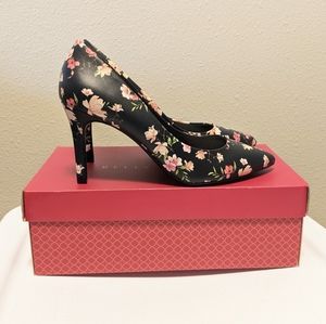 3.5" floral design stilettos